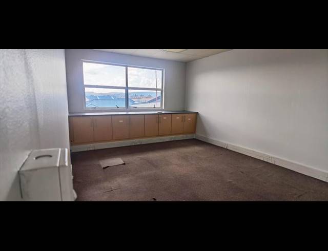 INDUSTRIAL PROPERTY TO RENT IN SILVERTON